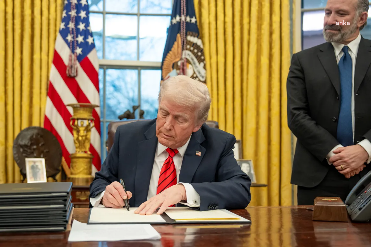 ABD Başkanı Trump, Suriye'ye Yaptırımları Sonlandıran Kararnameyi İmzaladı