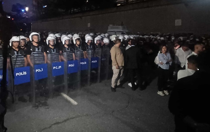 Abluka Soruşturmasında 6 Kişi Serbest, 3 Tutuklu