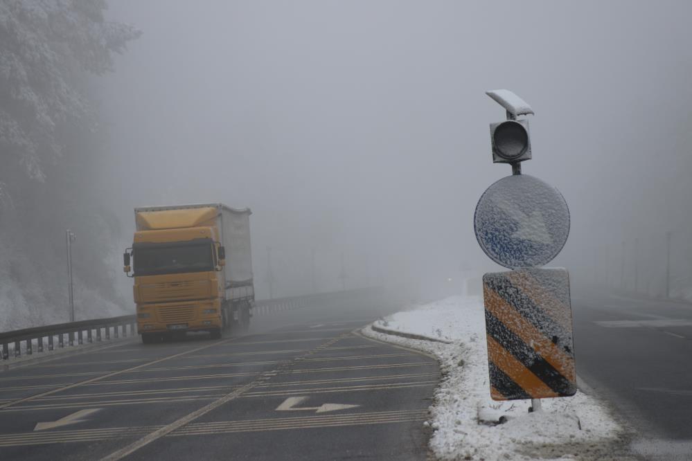 Bolu Dağı’nda Sis Görüş Mesafesini Düşürdü