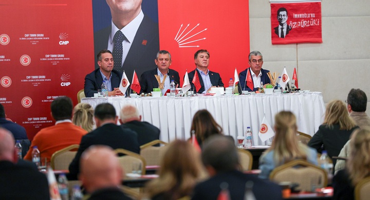 CHP Kampı Sona Erdi: Özel’den Bütçe Talimatı