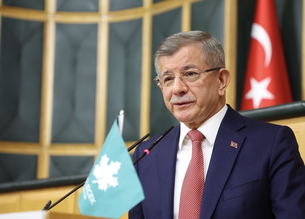Davutoğlu'ndan Kanal İstanbul Uyarısı: “Bu Proje Kalan İstanbul'u da Yutar”