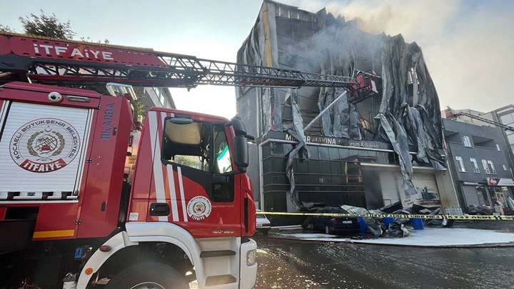 Dilovası’ndaki Yangında 6 Kişi Hayatını Kaybetti