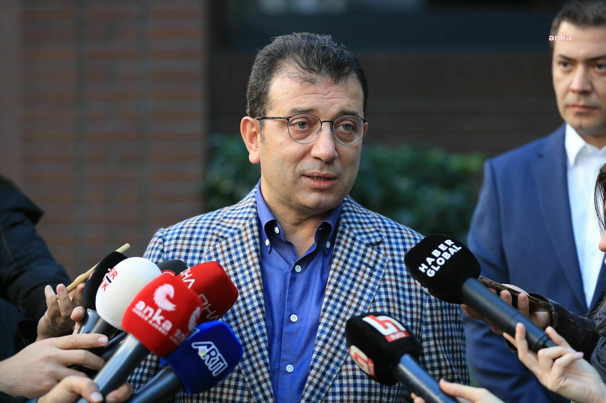 İmamoğlu: Gençlerimizi Sahipsiz Bırakmayacağız