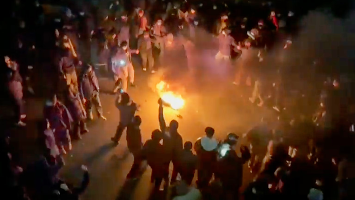 İran’da Protestolar Tırmanıyor, İnternet Kesildi