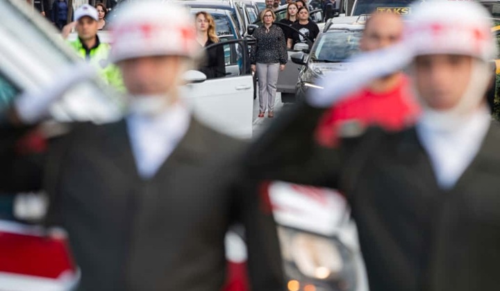 İzmir’de 10 Kasım’da Yaşam 09.05’te Durdu