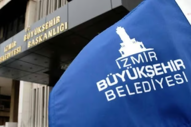 İzmir’de Yolsuzluk Operasyonu: Tunç Soyer ve Şenol Aslanoğlu Gözaltında