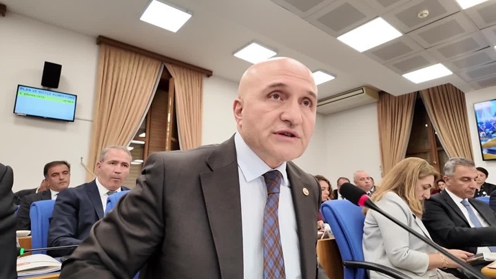 Kurtulmuş, Usta’nın Sözleri Üzerine Komisyonu Terk Etti