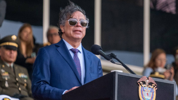 Petro: Karakas Bombalanıyor, BM Acil Toplanmalı