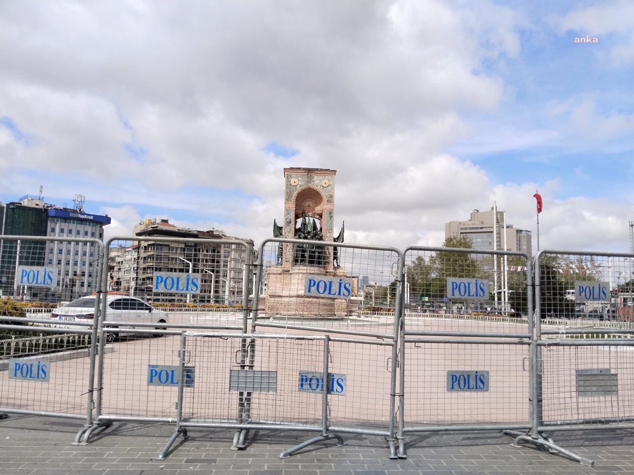 Taksim'de Ulaşım Kısıtlaması Saat 15.00'te Başlayacak