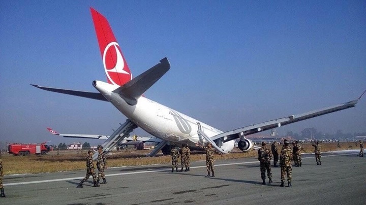 THY Uçağında Duman Alarmı Panik Yarattı