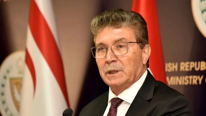 Üstel: Rum Yönetimi Hukuki Zorbalık Yapıyor